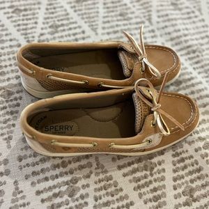 Women’s Sperrys. Size 6.